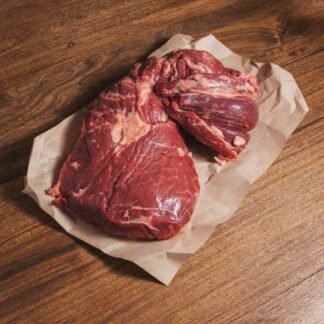 Lomo pastoril de vacas felices. Vacas alimentadas con pastizales nativos sin hormonas ni antibióticos. Ganadería regenerativa